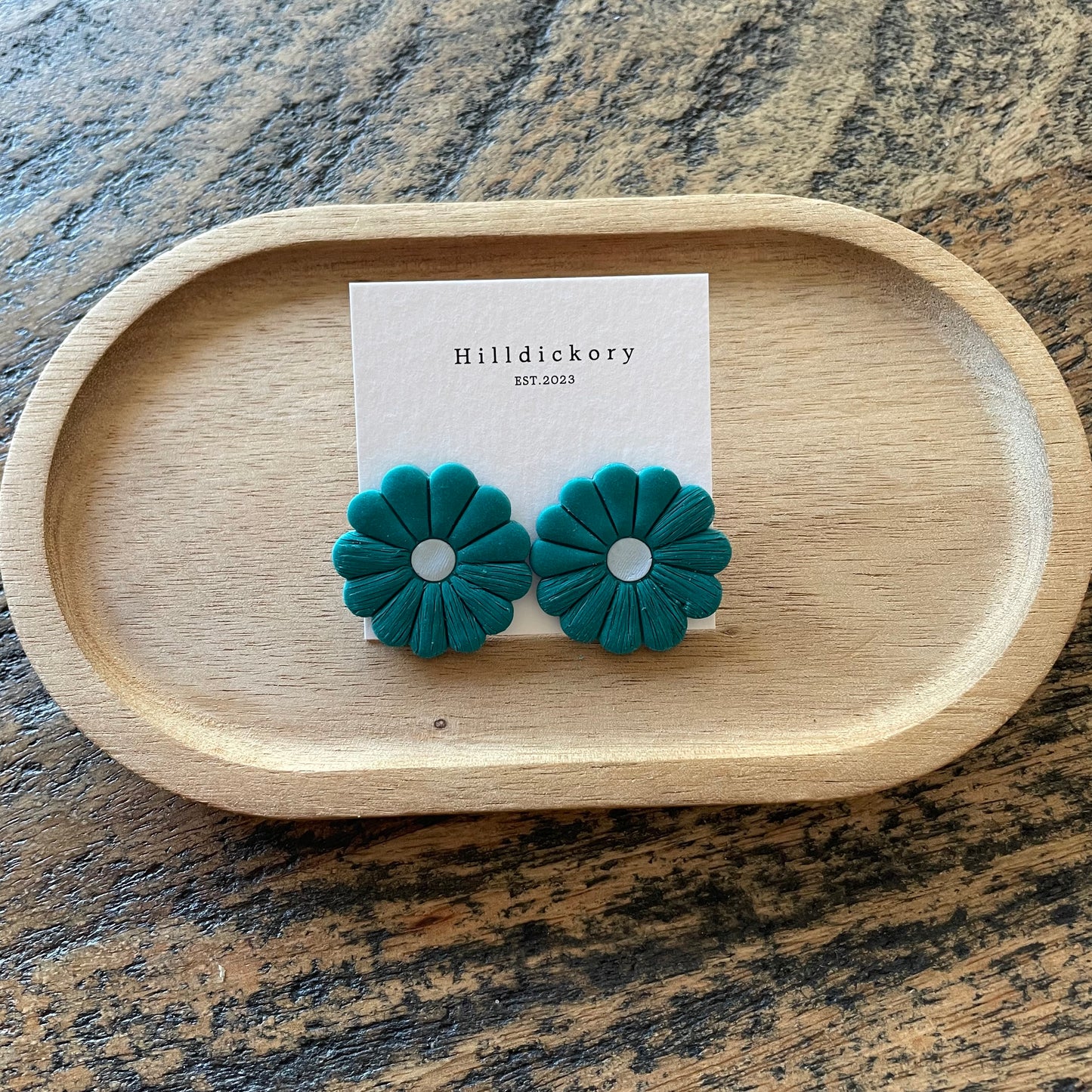 Teal Daisy Delights